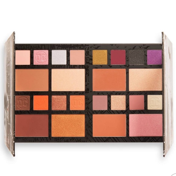 Makeup Revolution X DC Universe Large Palette Eyeshadow Blush New in box - Picture 2 of 6